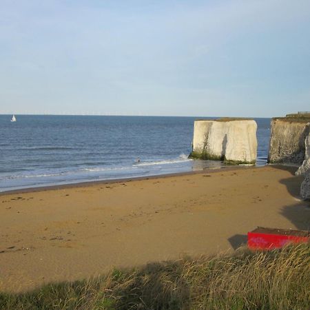 Bella, Two Bedroom Apartment Close To The Beach Margate Eksteriør billede